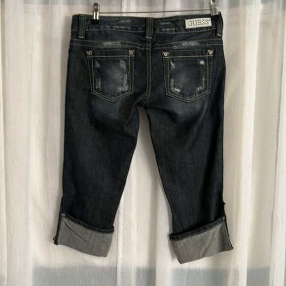 Guess capri distress dark wash jeans with zipper bottom - Picture 2 of 8